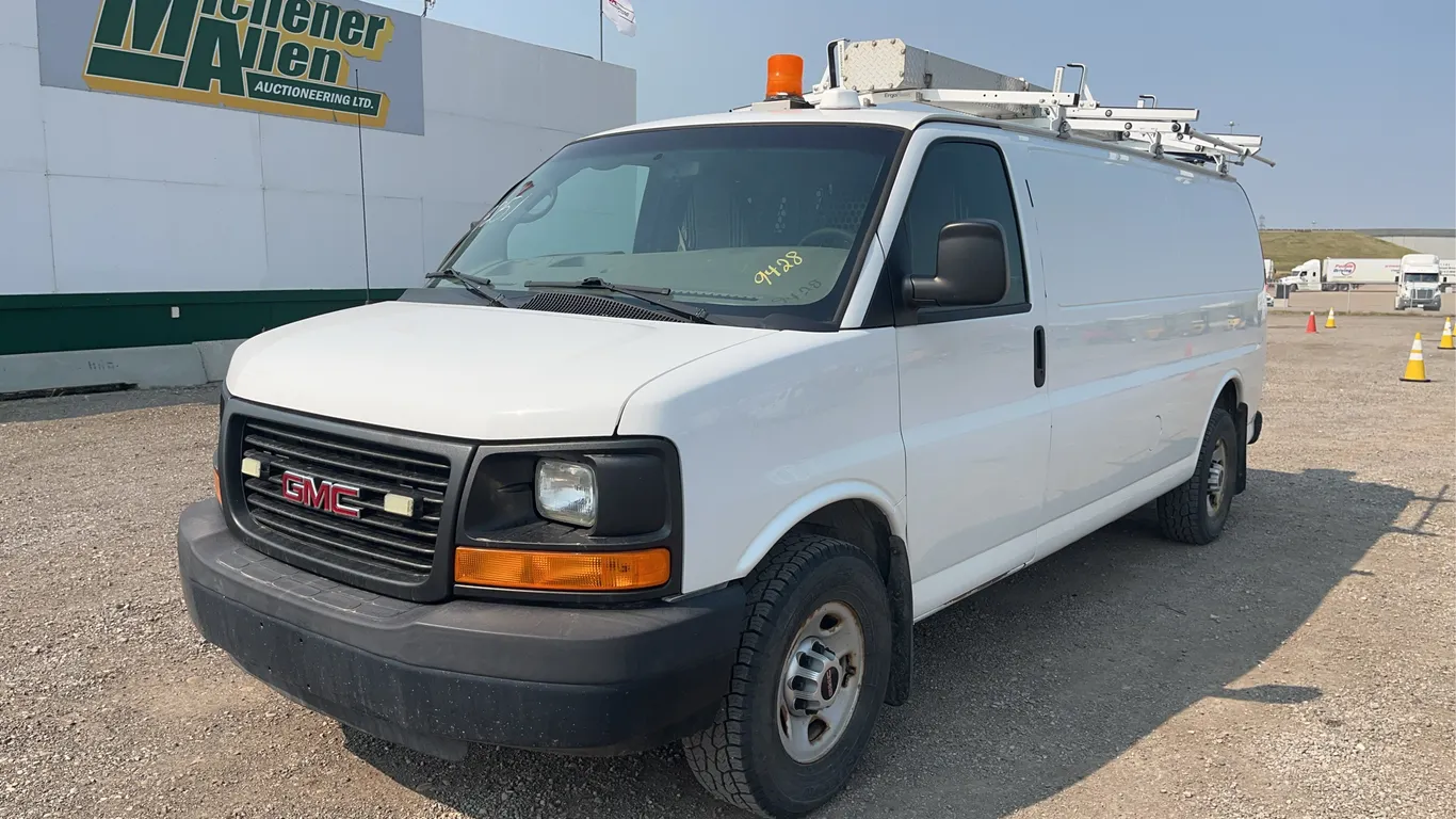 2013 GMC Savana Cargo Van
