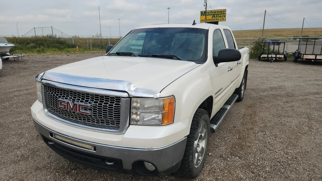 2010 GMC Sierra 1500 SLT 4x4 4dr Crew Cab