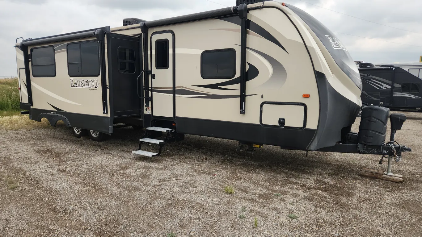 2018 Keystone Laredo 332BH T/A BP