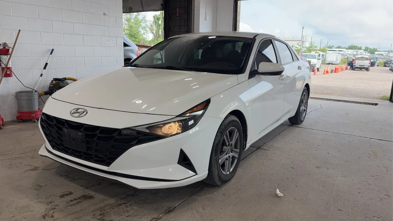 2022 Hyundai ELANTRA Preferred 4dr Sedan CVT