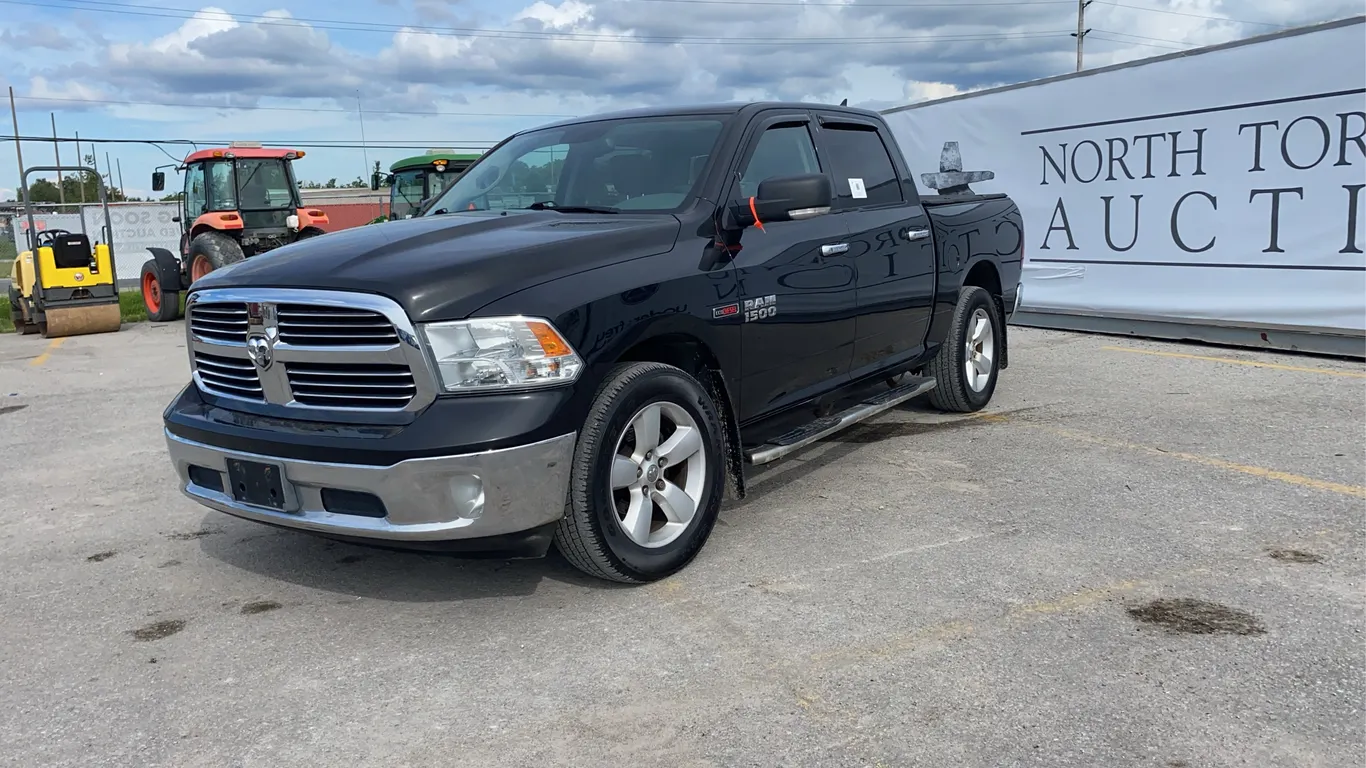 2018 Ram 1500 4x4 SLT 4dr Crew Cab 5.5 ft. SB Pickup