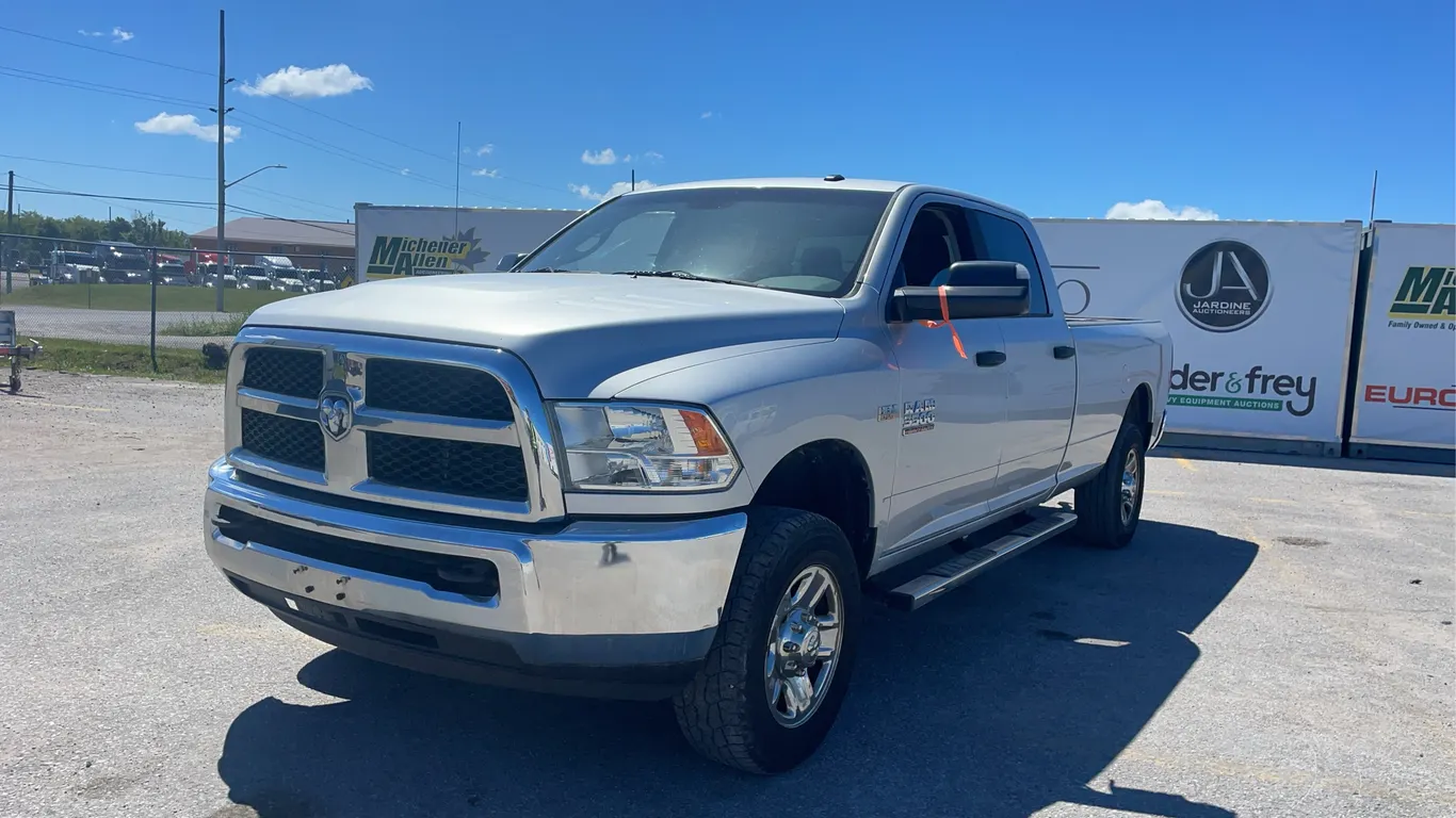 2015 Ram 3500 4x4 SLT 4dr Crew Cab 8 ft. LB SRW Pickup