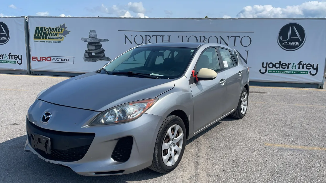 2013 Mazda MAZDA3 Sport GX 4dr Hatchback 6M