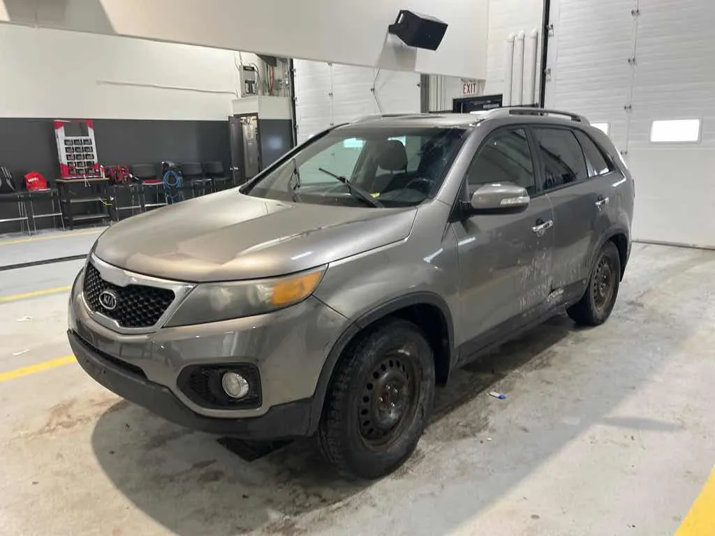 Non-Operable 2011 Kia Sorento LX 4dr SUV 6A