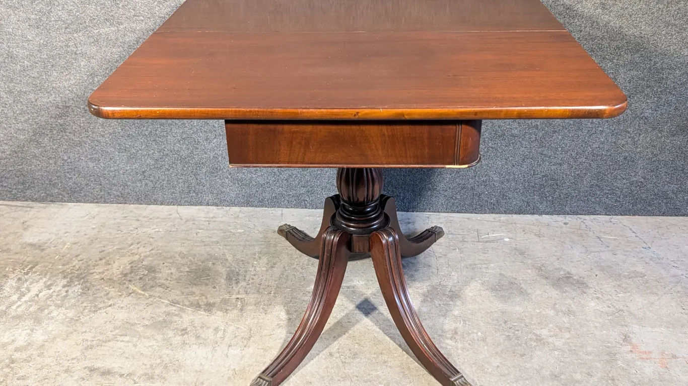Berkley & gay gaming Pedestal Table