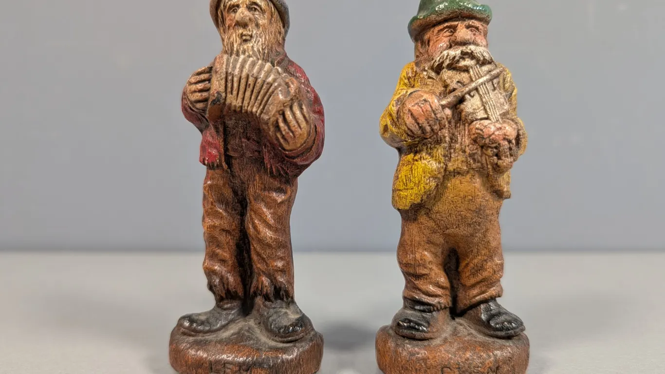 Vintage Hand-Carved Folk Art Musician 1942 "hillbilly band" Figurines