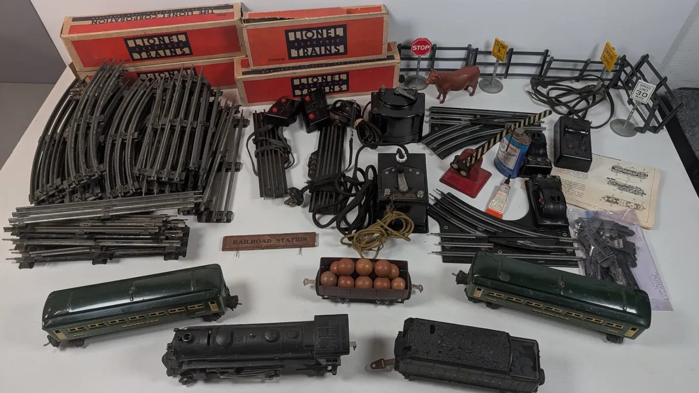 Vintage Lionel Trains Model Railroading Set