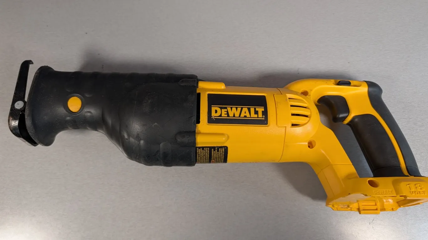 DeWalt DC385 18V Cordless Variable Speed Reciprocating Saw