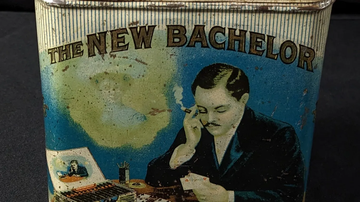 TIN LITHO CAN NEW BACHELOR CIGARS