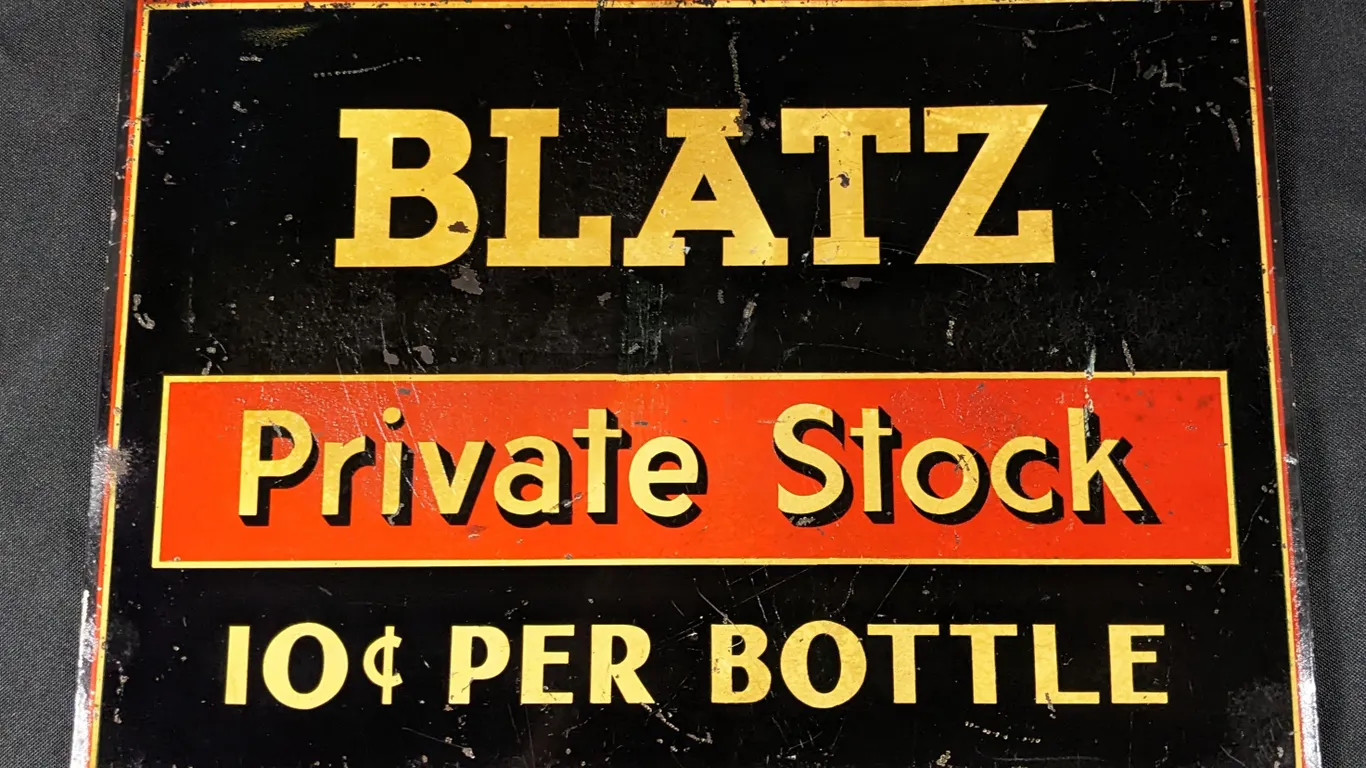 TOC TIN SIGN BLATZ PRIVATE STOCK 10¢ PER BOTTLE MILWAUKEE WISCONSIN