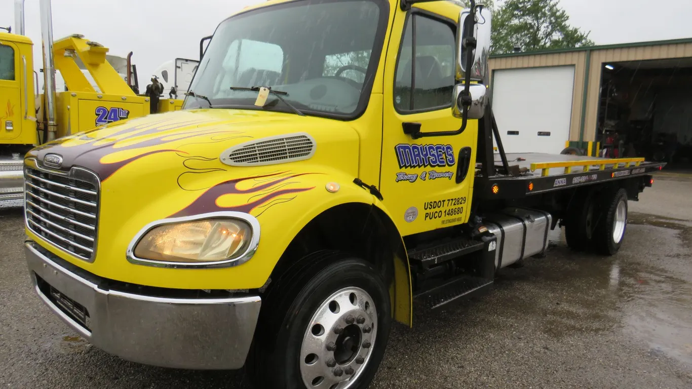 2017 Freightliner Rollback Truck