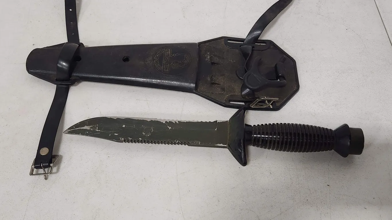 Vintage Eternal Dive Knife with Sheath