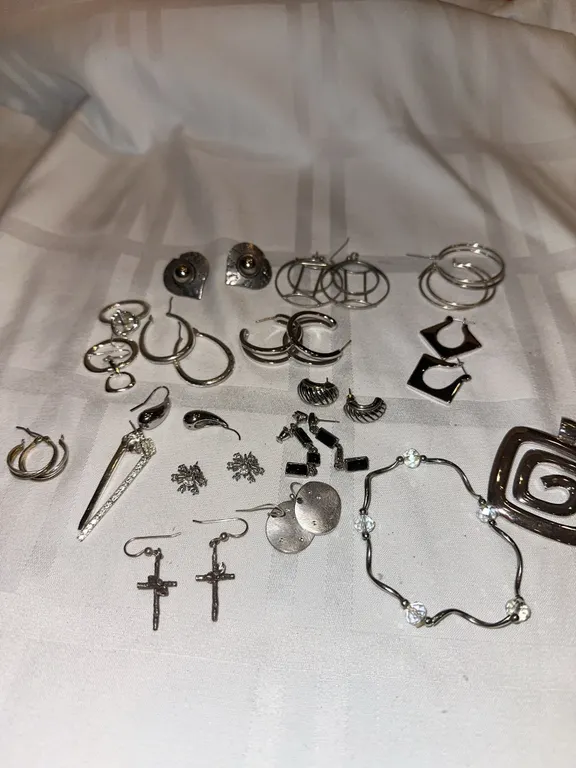 Silver tone jewelry