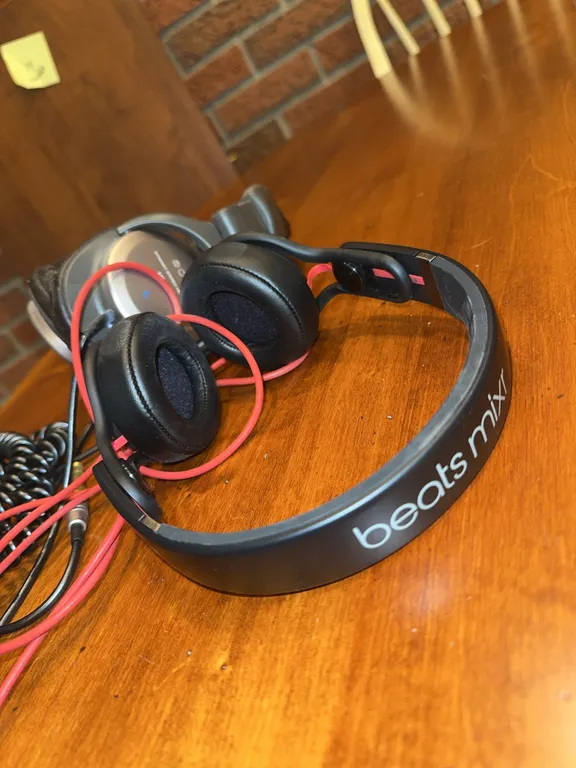 Beats by Dr. Dre, MIXR headphones, etc.