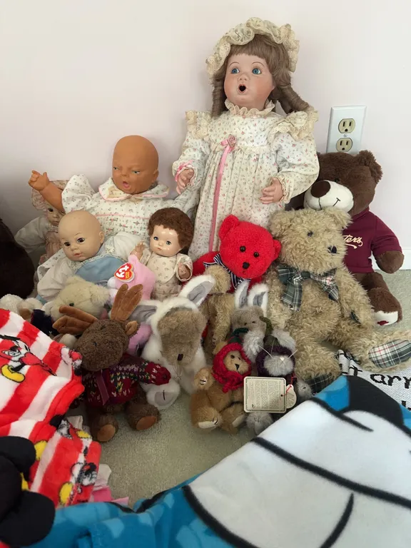 Dolls, bears, kids linens