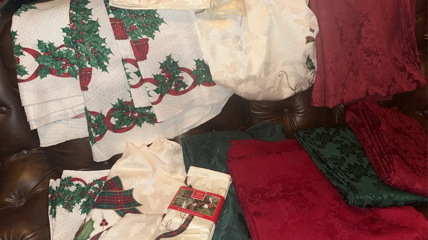 Christmas table linens