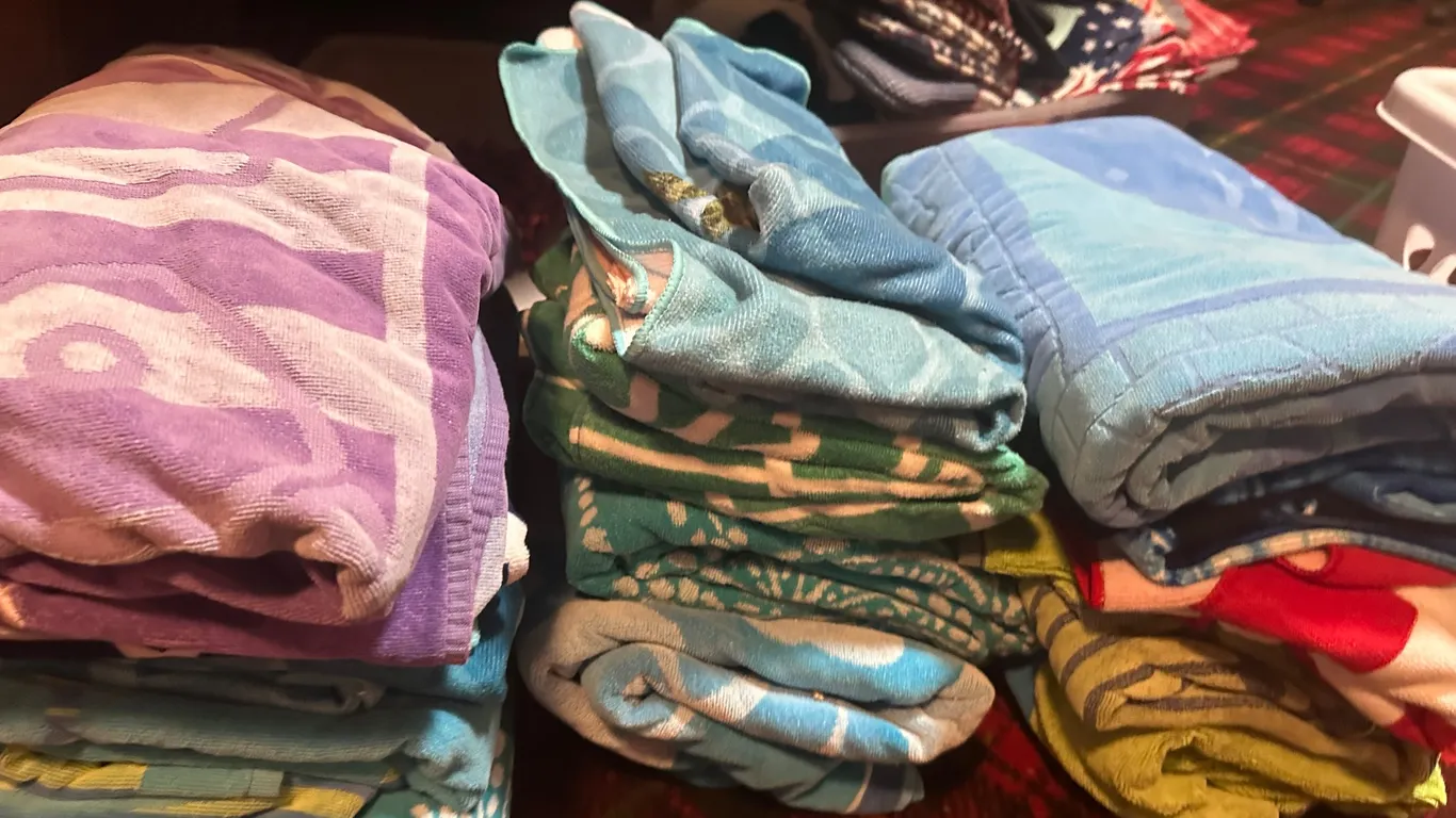 14 beach towels