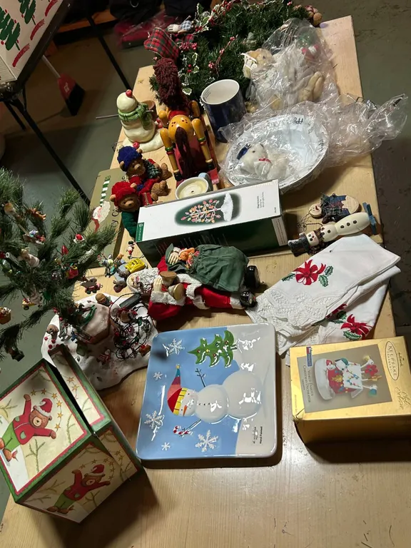 Christmas Holiday Decor Lot