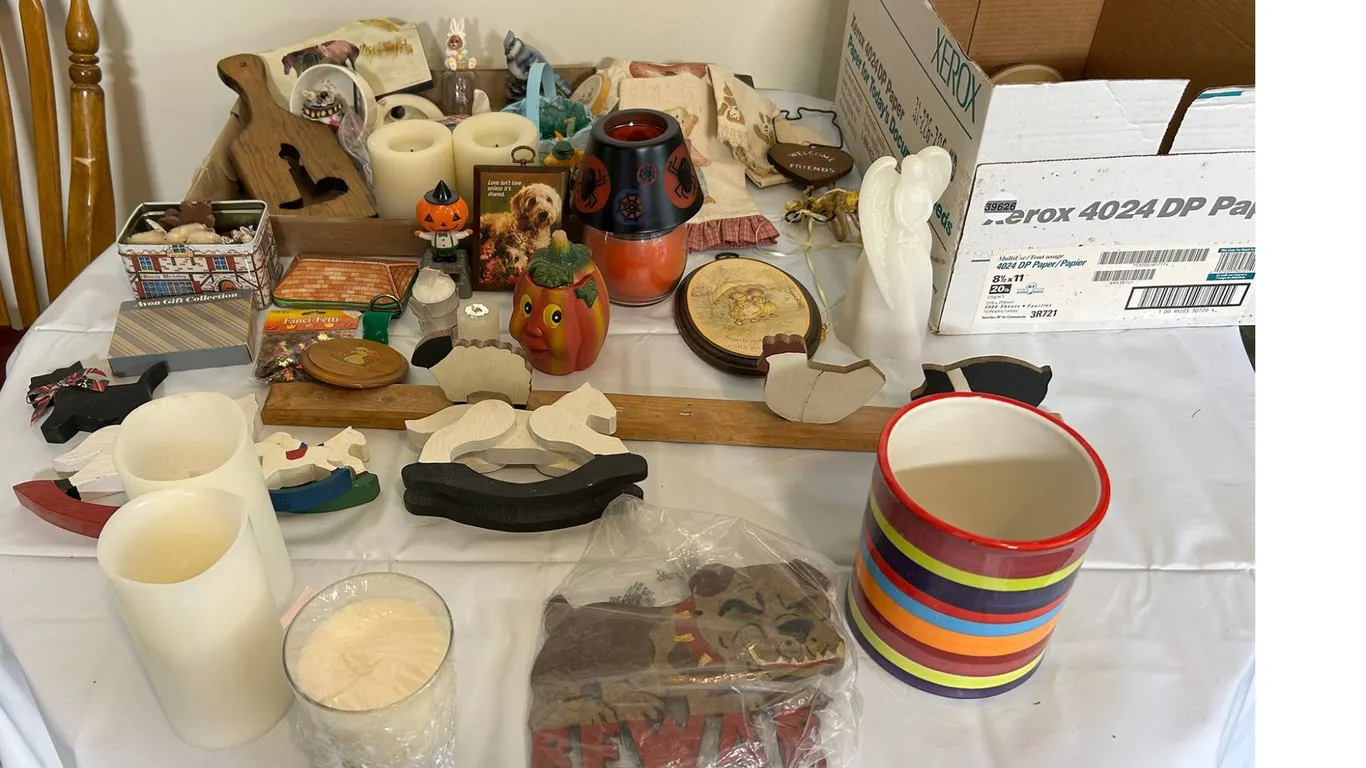 Decorative Home Accents, Wooden Figures, Candles, Textiles Holiday Items Assortment