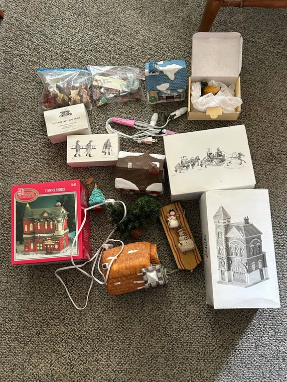 Heritage Village Collection Porcelain Sets and Christmas Towne Series