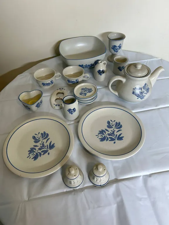 Pfaltzgraff USA Yorktowne Stoneware