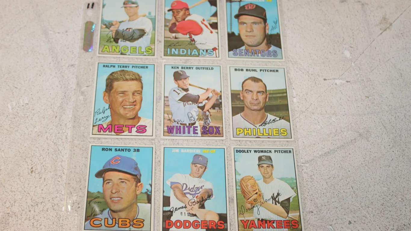 Vintage Topps Baseball Cards