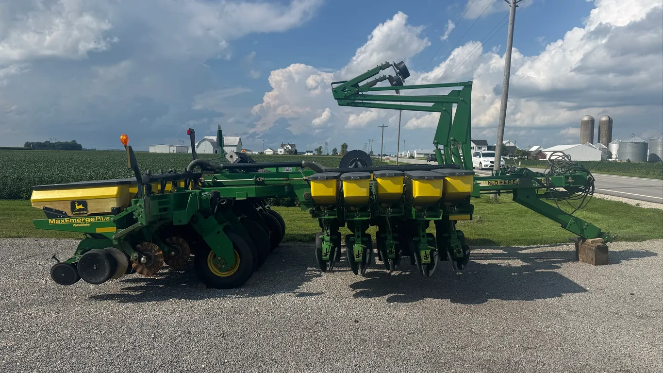1999 John Deere 1780 12/23 Planter - Very Nice Condition
