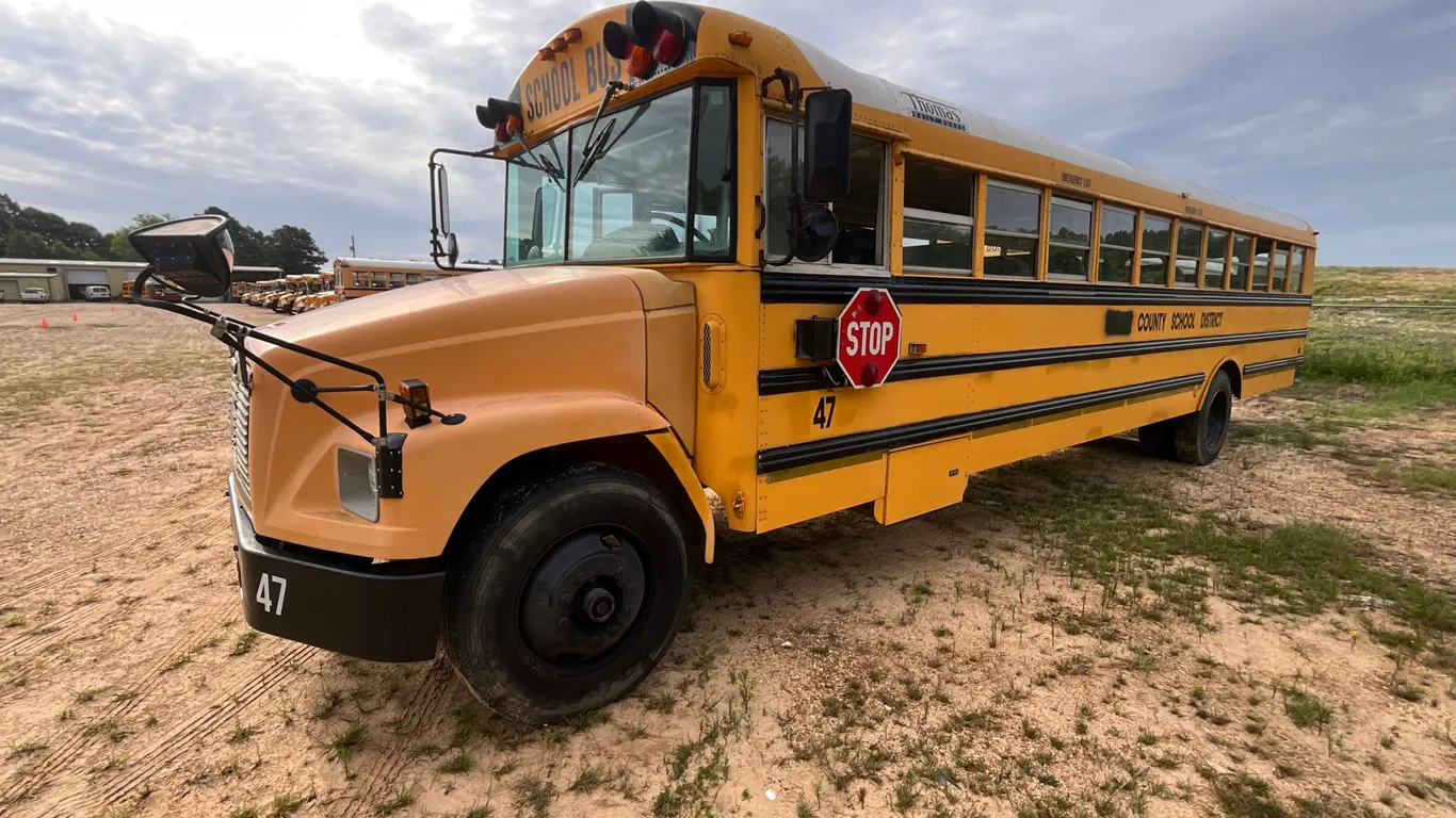 2001 FREIGHTLINER FS 65 CHASSIS VIN: 4UZAAWBW21CH66266 2WD BUS