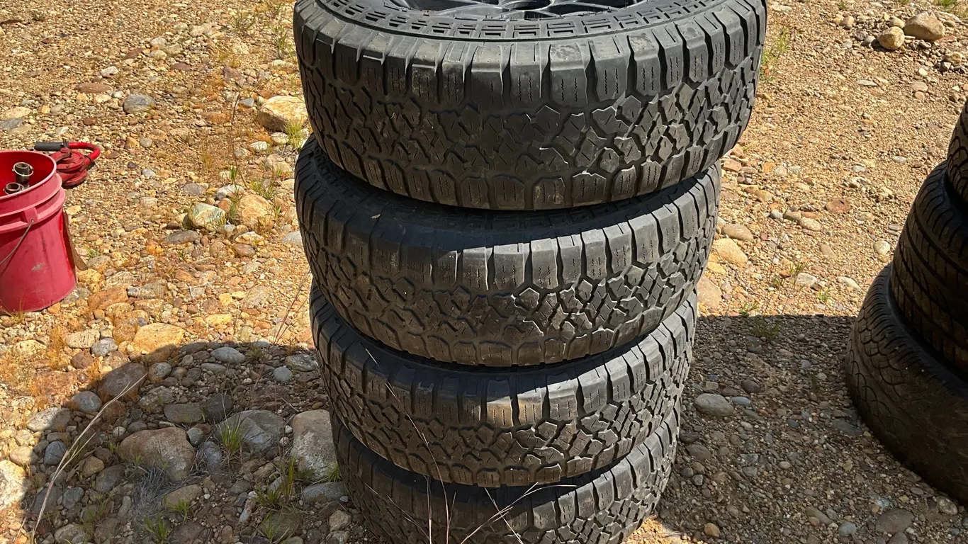 QTY OF (4) KENDA KLEVER A/T 265/70R17 TUBELESS AIR FILL