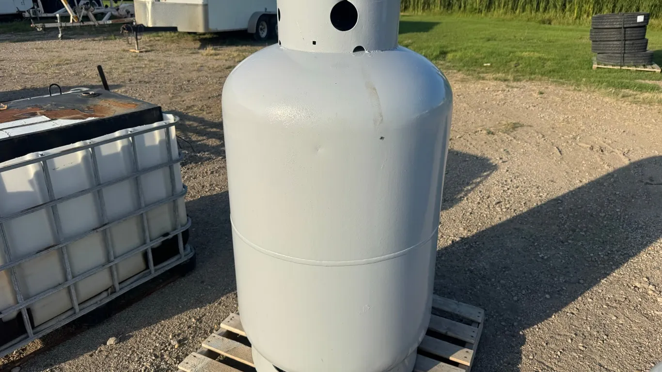 100 Gallon LP tank