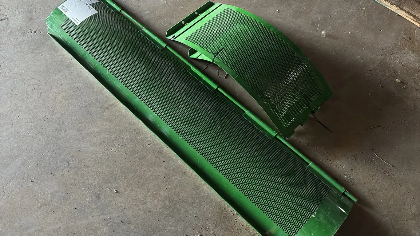 Edible bean screens for JD S680 combine