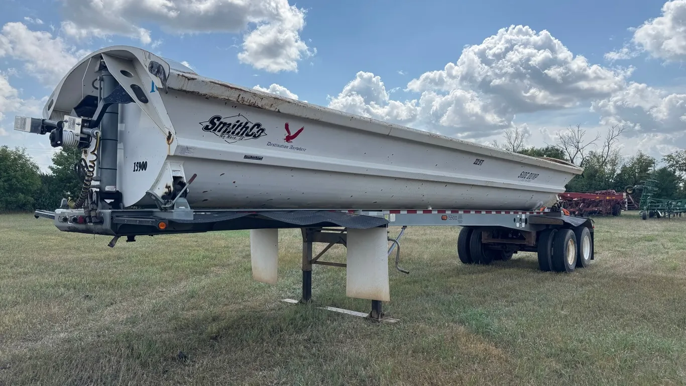 2008 Smithco 34’ tandem axle side dump