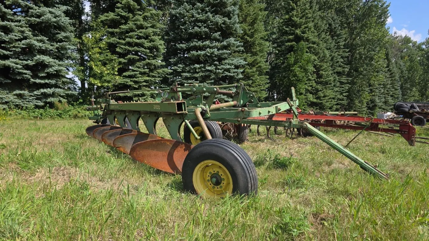JOHN DEERE 3100 5 Bottom plow
