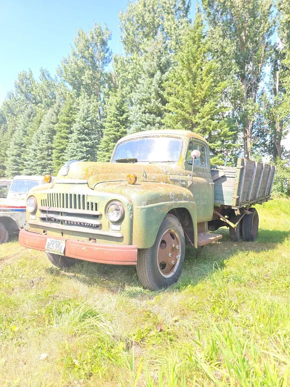 International L-150 single axle truck NON RUNNING