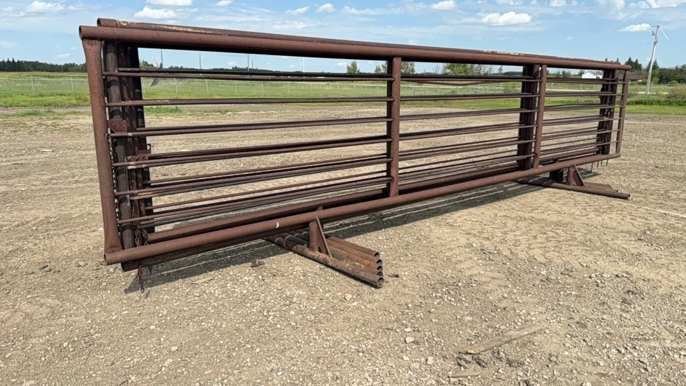 5 - 24' 6 BAR FREESTANDING PANELS - TO BE SOLD PER PANEL