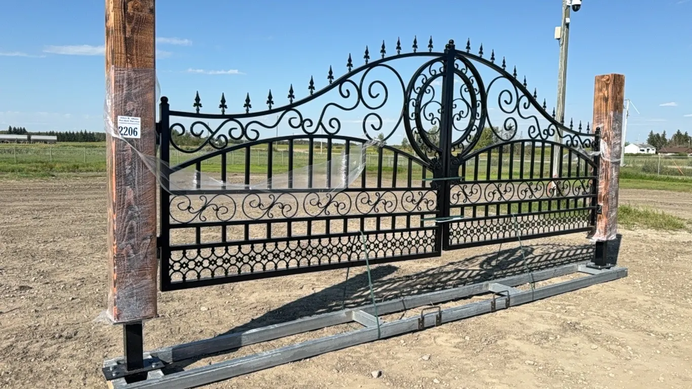 NEW/UNUSED 17' BI FOLD ESTATE GATES