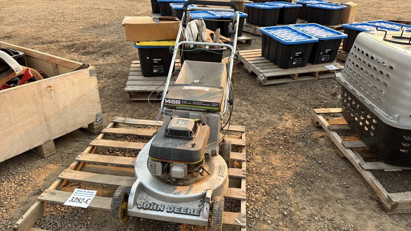 JD SELF-PROPELLED PUSH LAWN MOWER