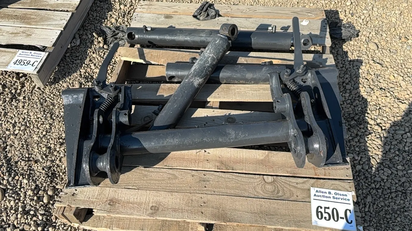 BOBCAT QUICK ATTACH FOR SKID STEER, w/ 2 TILT CYLINDERS, 1 LIFT CYLINDER