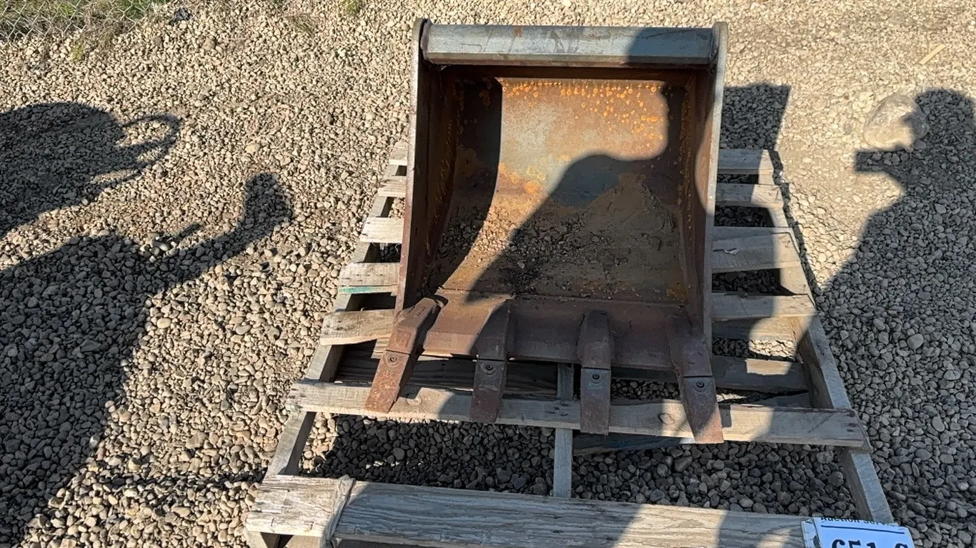 23" EXCAVATOR TOOTH BUCKET