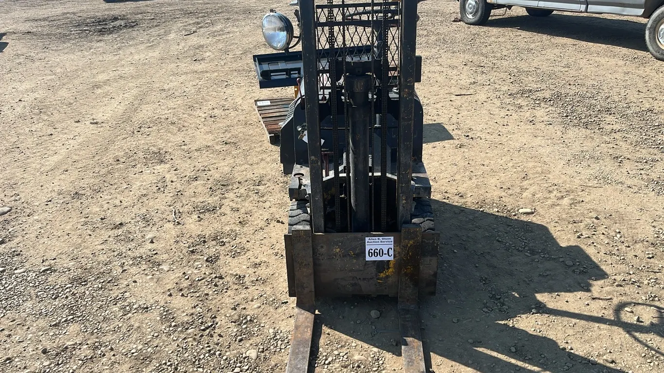 1952 CLARK FORKLIFT 1500 LB CAPACITY