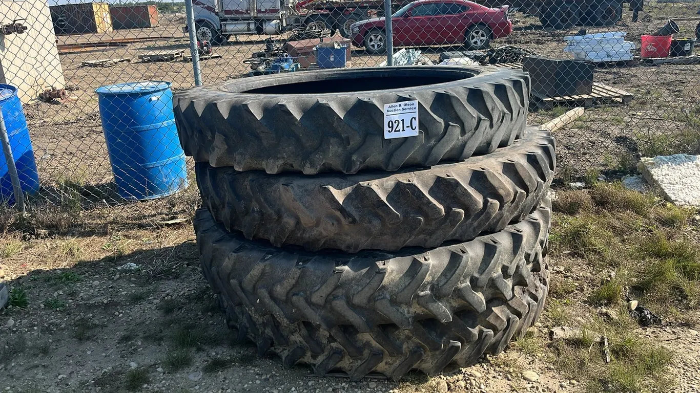 4 TITAN TT49V TIRES 320/90R50