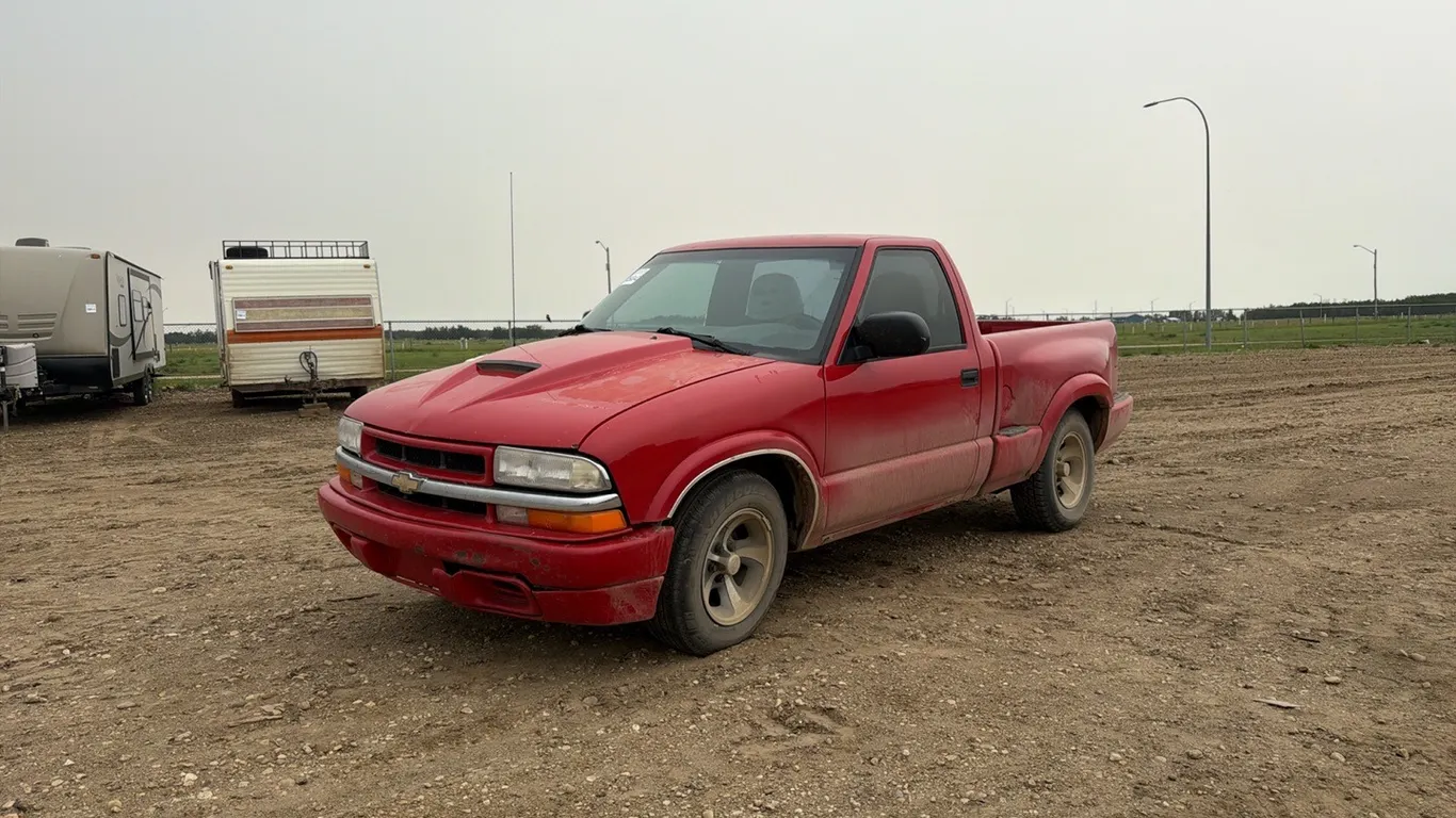 2000 CHEV SS REGULAR CAB TRUCK - BROKEN SIDE A ARM - VIN: 1GCCS1451Y8270046