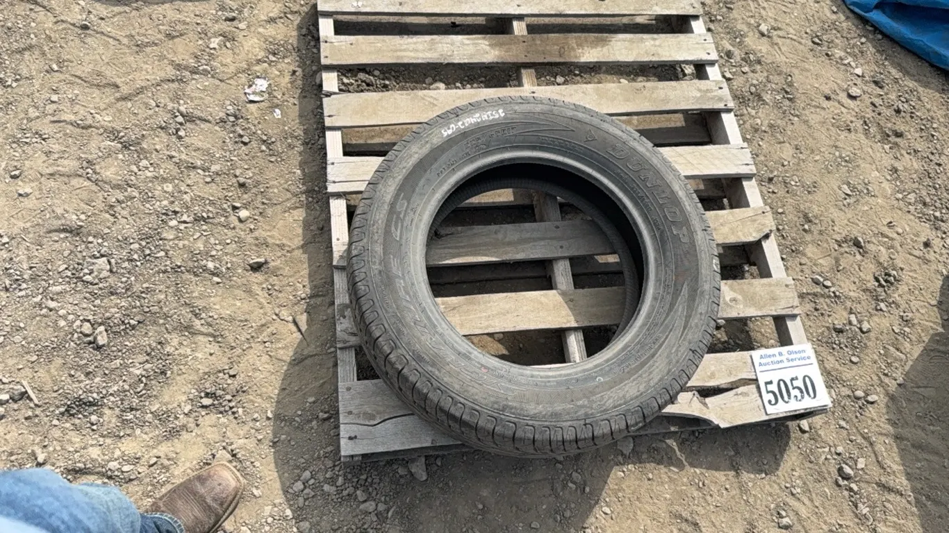 1 - USED DUNLOP SIGNATURE 225/65R17