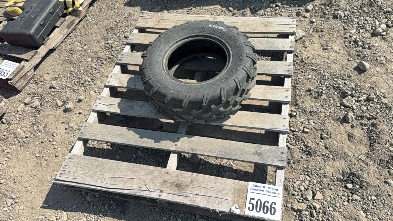 1- CARLISE AT25X8R12 ATV TIRE