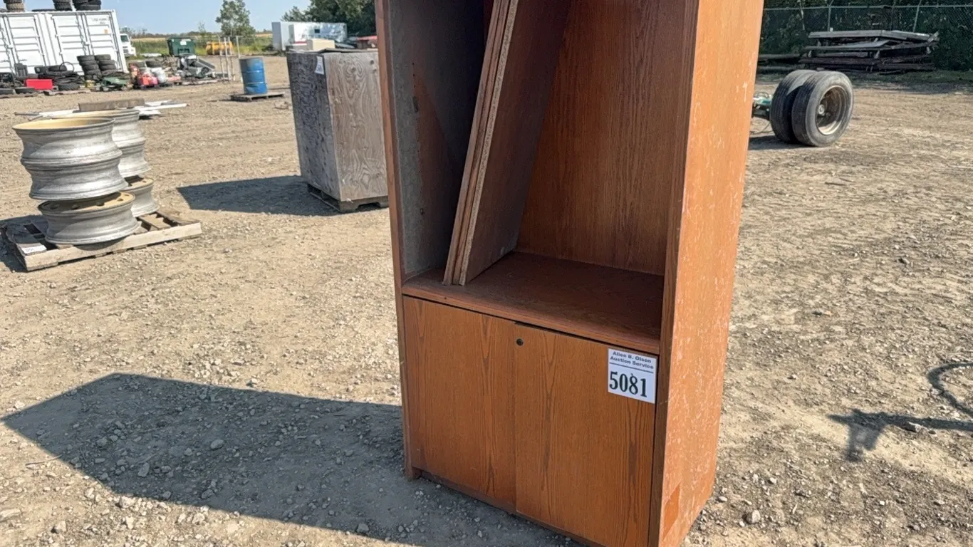 65" X 20" X 3' WOODEN TV STAND