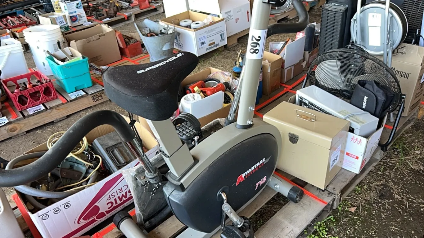 ADVANTAGE FITNESS 710 EXERCISE BIKE