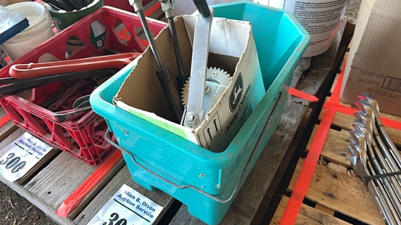HAND WINCH, CLEVISES, HOOKS & CONNECTOR LINKS
