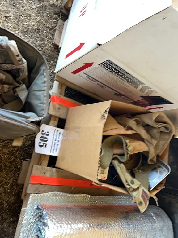 CARPENTERS BELT, RATCHET STRAPS, AMMO BELT & ASSORT BAGS