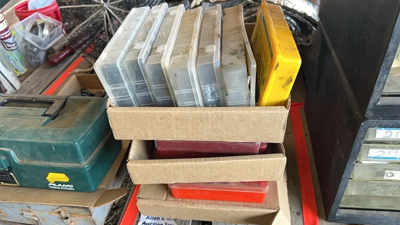 LS ASSORT OF PLASTIC ORGANIZERS