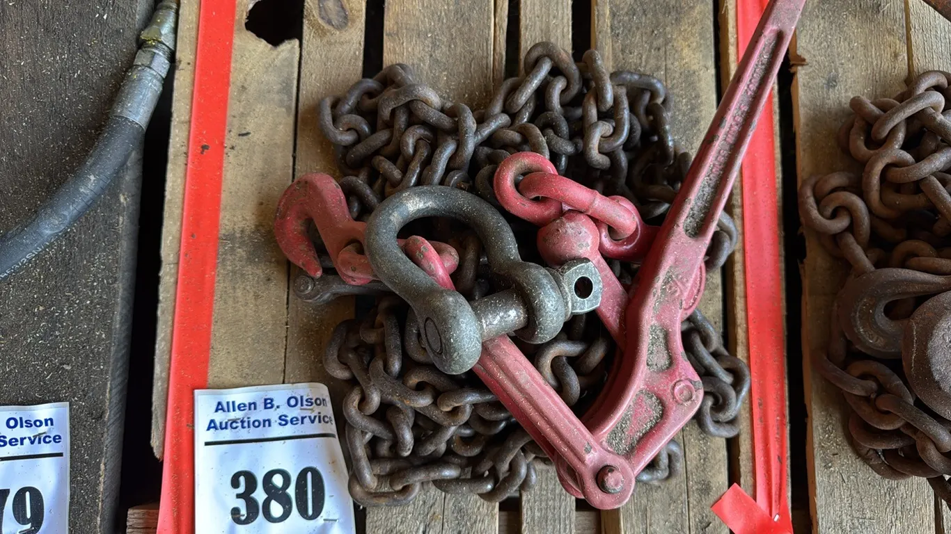 BOOMER, CLEVIS & CHAIN w/ HOOKS